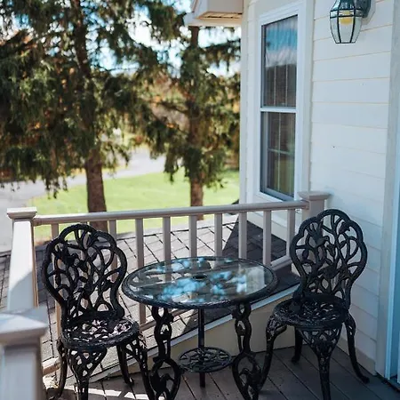 Skaneateles Suites Exterior photo